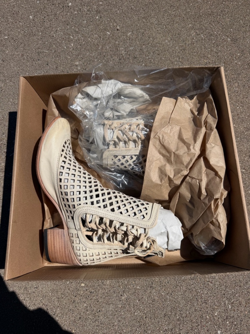 Freebird by Steven Lazor Ice Cream Leather Cutout Lattice Zip Ankle Booties Sz 7
